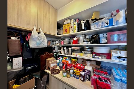 Apartamento à venda com 290m², 4 quartos e 3 vagas Apartamento à venda com 290m², 4 quartos e 3 vagasDespensa