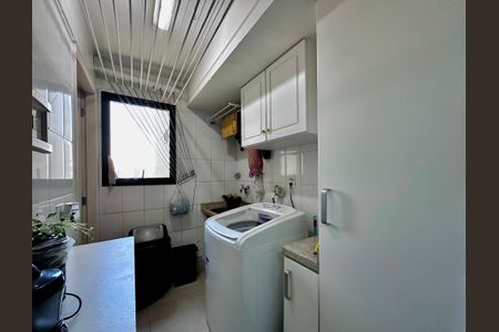 Apartamento à venda com 290m², 4 quartos e 3 vagas Apartamento à venda com 290m², 4 quartos e 3 vagasÁrea de Serviço