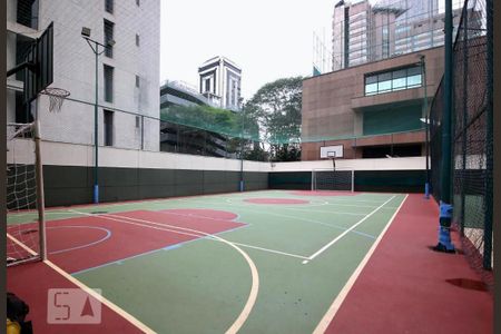 Apartamento à venda com 290m², 4 quartos e 3 vagas Apartamento à venda com 290m², 4 quartos e 3 vagasQuadra