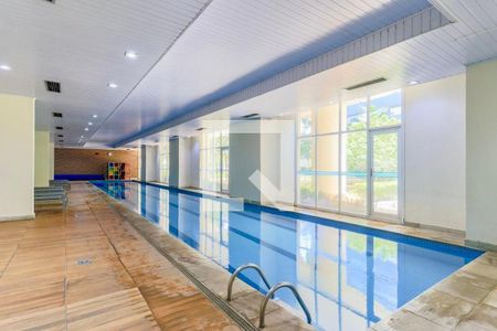 Apartamento à venda com 290m², 4 quartos e 3 vagas Apartamento à venda com 290m², 4 quartos e 3 vagasPiscina Coberta