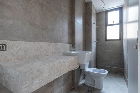 Banheiro do Quarto 1 de apartamento à venda com 3 quartos, 181m² em Santo Antônio, Belo Horizonte