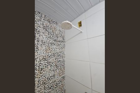 Casa para alugar com 71m², 2 quartos e sem vagaBanheiro social