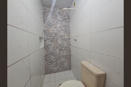 Casa para alugar com 71m², 2 quartos e sem vagaBanheiro social