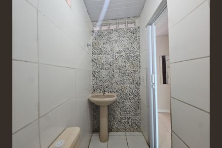 Casa para alugar com 71m², 2 quartos e sem vagaBanheiro social