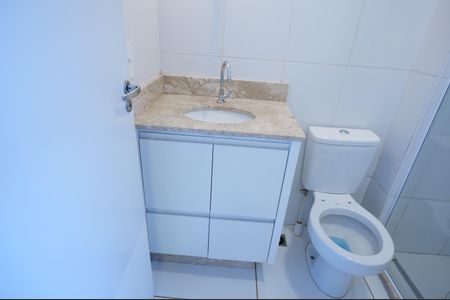 Casa de condomínio para alugar com 80m², 2 quartos e 2 vagasBanheiro da Suíte