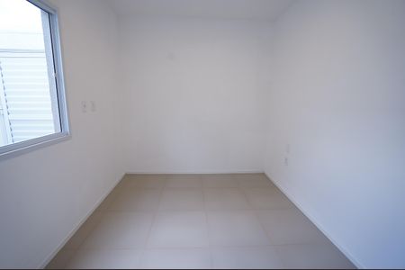 Casa de condomínio para alugar com 80m², 2 quartos e 2 vagasSuíte