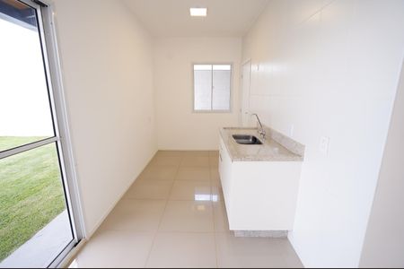 Casa de condomínio para alugar com 80m², 2 quartos e 2 vagasSala/cozinha