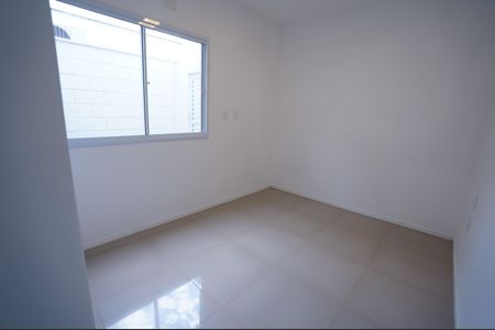 Casa de condomínio para alugar com 80m², 2 quartos e 2 vagasSuíte