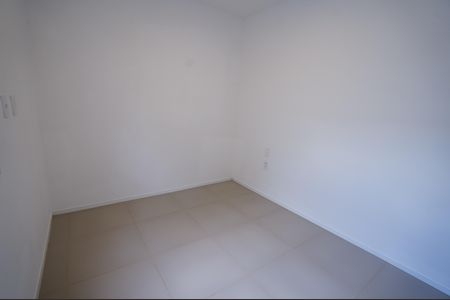 Casa de condomínio para alugar com 80m², 2 quartos e 2 vagasSuíte