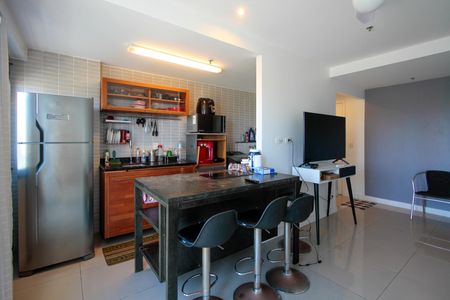 Sala/Cozinha de apartamento à venda com 2 quartos, 90m² em Barra da Tijuca, Rio de Janeiro