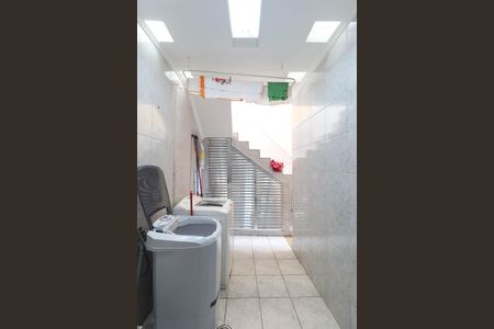 Casa à venda com 195m², 3 quartos e 1 vagaÁrea de Serviço