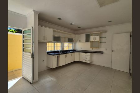 Casa de condomínio para alugar com 560m², 5 quartos e 3 vagas Casa de condomínio para alugar com 560m², 5 quartos e 3 vagasCozinha