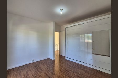 Casa de condomínio para alugar com 560m², 5 quartos e 3 vagas Casa de condomínio para alugar com 560m², 5 quartos e 3 vagasQuarto 2