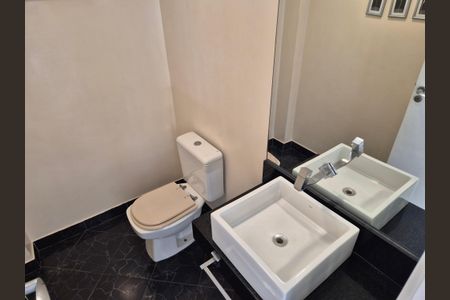 Casa de condomínio para alugar com 560m², 5 quartos e 3 vagas Casa de condomínio para alugar com 560m², 5 quartos e 3 vagasLavabo