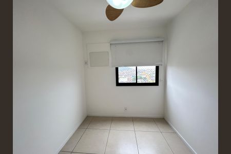 Quarto 1 de apartamento para alugar com 2 quartos, 49m² em Del Castilho, Rio de Janeiro