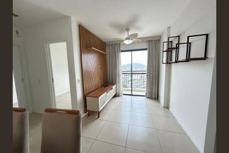 Sala de apartamento para alugar com 2 quartos, 49m² em Del Castilho, Rio de Janeiro