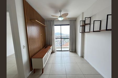 Sala de apartamento para alugar com 2 quartos, 49m² em Del Castilho, Rio de Janeiro