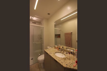 Apartamento à venda com 75m², 2 quartos e 2 vagasBanheiro Social