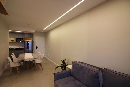 Apartamento à venda com 75m², 2 quartos e 2 vagasSala