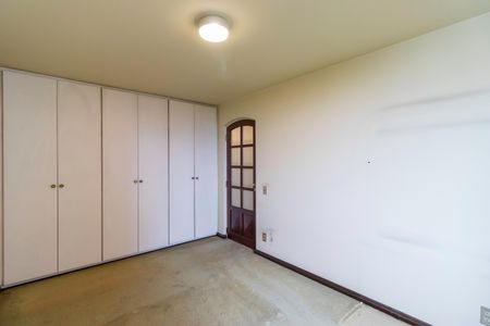 Apartamento à venda com 195m², 3 quartos e 6 vagasQuarto 2