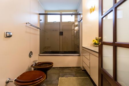 Apartamento à venda com 195m², 3 quartos e 6 vagasBanheiro Social