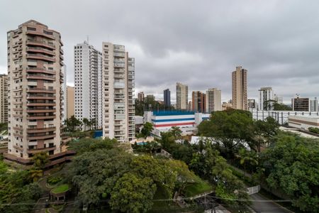 Apartamento à venda com 195m², 3 quartos e 6 vagasVaranda