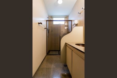 Apartamento à venda com 195m², 3 quartos e 6 vagasBanheiro 2