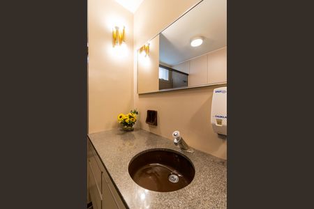 Apartamento à venda com 195m², 3 quartos e 6 vagasBanheiro Social