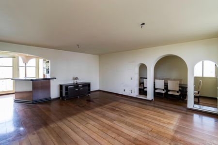 Apartamento à venda com 195m², 3 quartos e 6 vagasSala