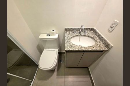 Banheiro de apartamento para alugar com 1 quarto, 32m² em Indianópolis, São Paulo