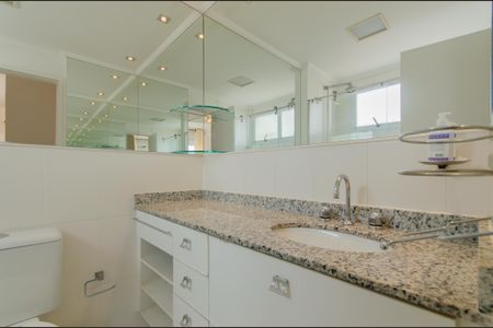 Apartamento à venda com 174m², 3 quartos e 3 vagasBanheiro da Suíte 1