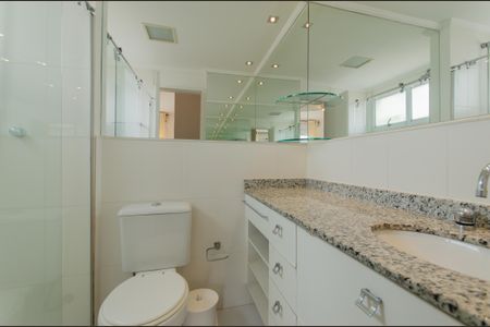 Apartamento à venda com 174m², 3 quartos e 3 vagasBanheiro da Suíte 1