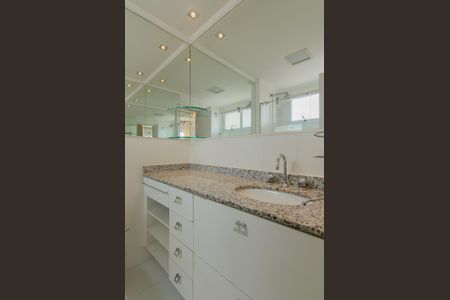 Apartamento à venda com 174m², 3 quartos e 3 vagasBanheiro da Suíte 1