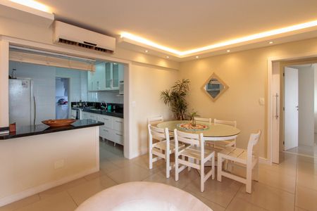 Sala de apartamento à venda com 2 quartos, 120m² em Barra da Tijuca, Rio de Janeiro