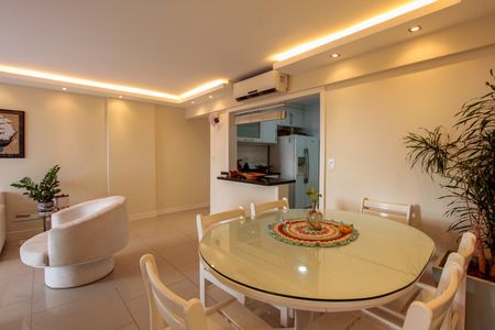 Apartamento à venda com 120m², 2 quartos e 1 vagaSala