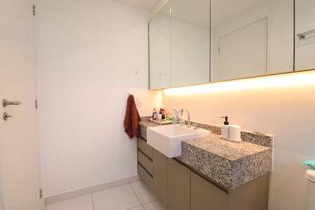 Apartamento à venda com 132m², 3 quartos e 2 vagasBanheiro da Suíte 1