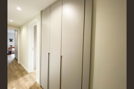 Apartamento à venda com 132m², 3 quartos e 2 vagasCorredor