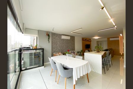Apartamento à venda com 132m², 3 quartos e 2 vagasSala