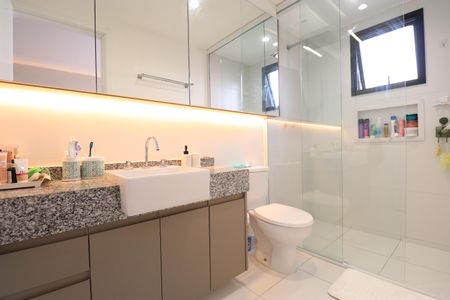 Apartamento à venda com 132m², 3 quartos e 2 vagasBanheiro da Suíte 1