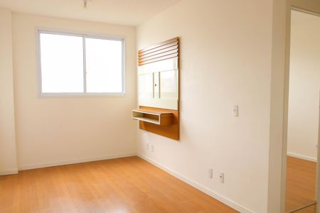 Sala de apartamento para alugar com 1 quarto, 33m² em Todos Os Santos, Rio de Janeiro