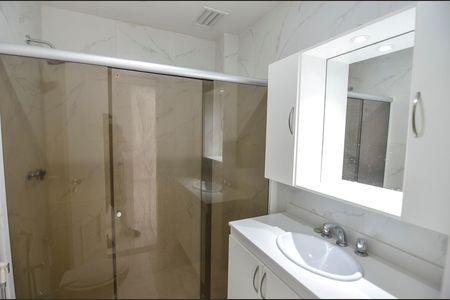 Apartamento à venda com 80m², 2 quartos e 1 vaga Apartamento à venda com 80m², 2 quartos e 1 vagaBanheiro