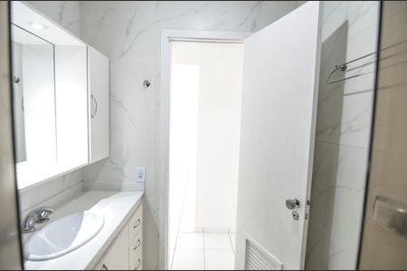 Apartamento à venda com 80m², 2 quartos e 1 vaga Apartamento à venda com 80m², 2 quartos e 1 vagaBanheiro