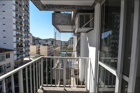 Apartamento à venda com 80m², 2 quartos e 1 vaga Apartamento à venda com 80m², 2 quartos e 1 vagaVaranda da Sala