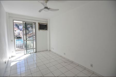 Apartamento à venda com 80m², 2 quartos e 1 vaga Apartamento à venda com 80m², 2 quartos e 1 vagaSala