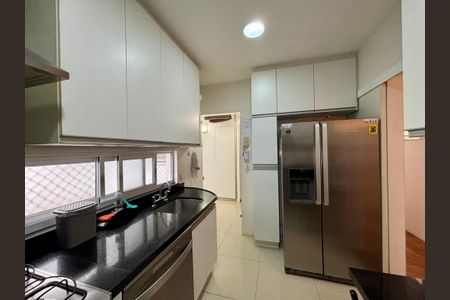 Apartamento à venda com 134m², 3 quartos e 2 vagasCozinha