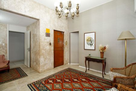 Apartamento à venda com 140m², 3 quartos e 1 vaga Apartamento à venda com 140m², 3 quartos e 1 vagaHall Social
