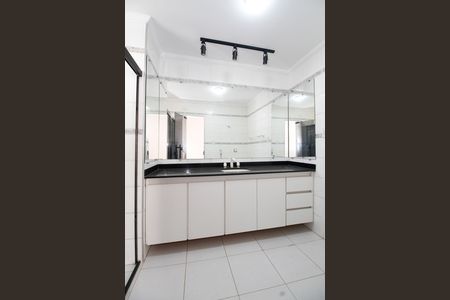 Apartamento à venda com 140m², 3 quartos e 1 vaga Apartamento à venda com 140m², 3 quartos e 1 vagaBanheiro da Suíte
