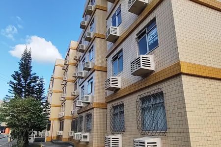Apartamento à venda com 60m², 2 quartos e 2 vagas Apartamento à venda com 60m², 2 quartos e 2 vagasFachada