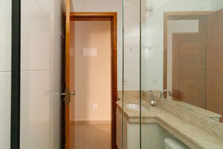 Apartamento à venda com 44m², 2 quartos e 1 vaga Apartamento à venda com 44m², 2 quartos e 1 vagaBanheiro