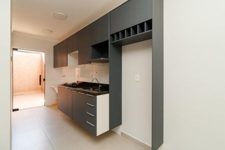 Apartamento à venda com 44m², 2 quartos e 1 vaga Apartamento à venda com 44m², 2 quartos e 1 vagaCozinha e Área de Serviço